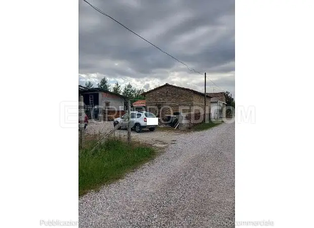 Magazzini e locali di deposito in Via San Giacomo, snc - 1